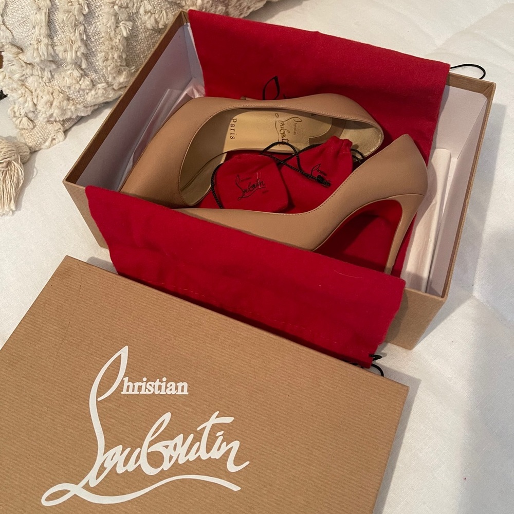 Christian Louboutin Iriza 100 Nude Leather Pumps
